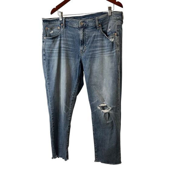 GAP Jeans Girlfriend Mid Rise Medium Wash Distressed Raw Hem Womens 33/16R - Picture 1 of 10